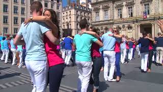 Clip Officiel 1er Flashmob de Kizomba à Lyon [upl. by Eniluj]