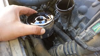 Comment changer le filtre à huile du sur 15 DCI How to change the 15 DCI oil filter [upl. by Aldwin]