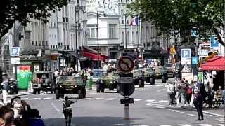 Paris Bastille  fin du défilé militaire 14 juillet 2012 [upl. by Merrilee652]