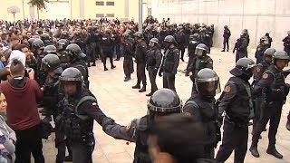 Spanish police move to prevent Catalonia independence vote [upl. by Anire]