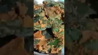 Kesuvin ele vade  Patrode or Colocasia leaves snack [upl. by Neve704]