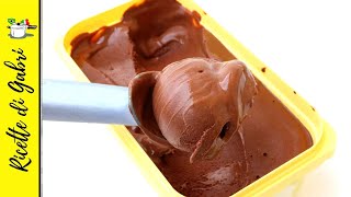 PAZZESCO Senza panna e senza gelatiera GELATO AL CIOCCOLATO FONDENTE  RICETTA DI GABRI [upl. by Amieva]