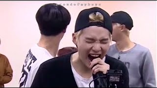 BTS siendo BTS 4  BTS hace playback [upl. by Eikcuhc]