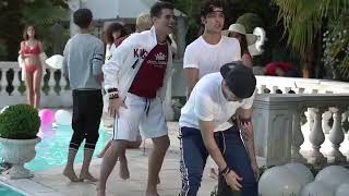 Dolor De Cabeza Detrás De Cámaras Riki FT CNCO [upl. by Danaher607]