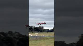 RAAF Roulette landing into Temora jaikavaviation raaf raafroulettes temora aviation pc21 [upl. by Payne]