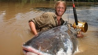 Giant catfish Mekong River ThaiLand  FISH MONSTER HUNTING [upl. by Armilda]