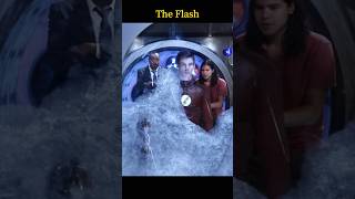 The Flash uses mirrors to trap the Mirror Shifter S03 E04 dccomics shorts movie [upl. by Sabas604]