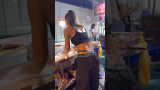 Hardworking Puy Roti Lady Bangkok at Night Thai Street Food [upl. by Iruyas]