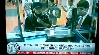 081412 TV Patrol Super Junior Siwon and Donghae blocked at NAIA [upl. by Delia]