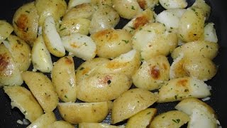 Papas Cambray Con Perejil Y Ajo  Baby Potatoes With Parsley And Garlic [upl. by Ayhtin]