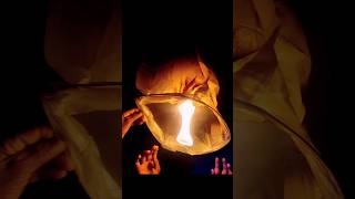 sky lanterns hot air balloon 🏮🪔🎇 fanush flying balloon diwali status sky lantern fanush 🏮 [upl. by Nodanrb]