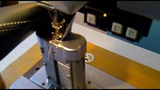 Расстрочка Durkopp Adler 2682 Sewing machine Швейная машина Дюркоп колонковая [upl. by Ecydnac]