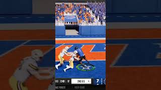 Jambres Dunbar pops through the opening and goes to the endzone for a touchdown boisestate cfb25 [upl. by Ailssa]