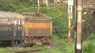 ABSOLUTELY RARE  Mumbai Pune SF Deccan Queen DCAC Pantograph Lowering amp Going Up At Kalyan [upl. by Broderick]