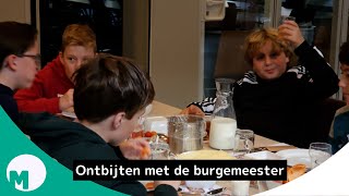 Leerlingen groep 8 basisschool Eerschot ontbijten met de burgemeester I Omroep Meierij [upl. by Pricilla]