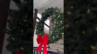 DIY GIANT WREATH 🌲🎅🏼 holidaydiy christmasdiy christmasdecor [upl. by Anigriv572]