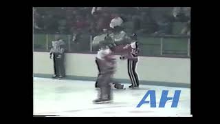 QMJHL Feb 15 1985 Serge RobergeDRU v Alex DaviaultTR HL Drummondville Voltigeurs TroisRiviere [upl. by Deb]