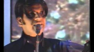 Cornershop with Brimful of Asha on TOTP in 1998 [upl. by Trygve]