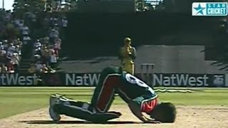 Mohammed Ashraful 100 vs Australia 2005 [upl. by Lyn598]