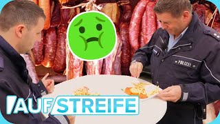 EKELWurst Polizisten entgehen nur knapp einer Lebensmittelvergiftung  Auf Streife  SAT1 [upl. by Blanchette]