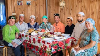 🇷🇺After living 45 years in the capital of Russia the family moved to live in the villageRural life [upl. by Siradal]