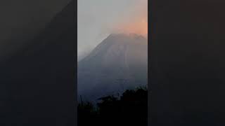 Erupsi Merapi Kondisi Terbaru Kubah Lava [upl. by Joashus]