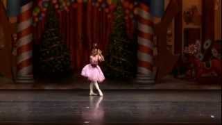 Ayaka Sonehara 8 yrs old solo winter show 2013 [upl. by Kciredes]