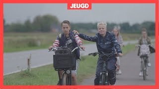 Steeds meer kinderen fietsen op een Ebike [upl. by Cooe]