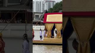 Thailand 🇹🇭 Bangkok The Royal Barge Procession 2024  Deras majestäter kungen och drottningen [upl. by Elrae605]