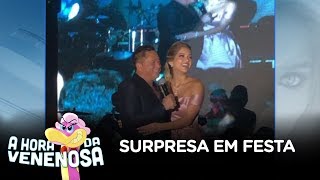 Leonardo surpreende cantando na festa da filha de Leandro [upl. by Gitt]