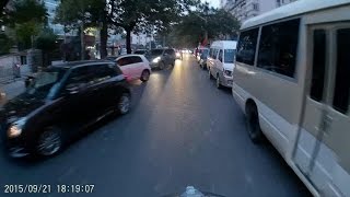 Beijing driver give way to Ambulance 主动为救护车让路 [upl. by Amada216]