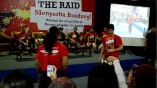 Yayan Ruhian VS Iko Uwais  Talkshow The Raid  ITB [upl. by Feucht]