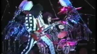 KISS  Live Budokan Hall 1988  Love Gun [upl. by Lenci]