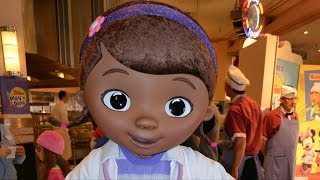 Doc McStuffins Debuts at Disneys Hollywood Studios Disney Junior Play n Dine Meet amp Greet [upl. by Ariaic110]