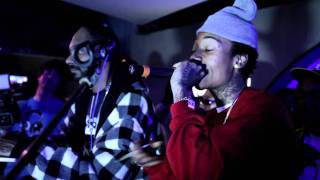 Wiz Khalifa W Snoop Dogg Black And Yellow Live [upl. by Nolahc]