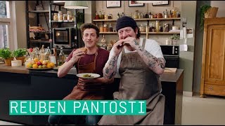 24Kitchen  Hugo amp Perry’s zoeteaardappelsoep met Reuben pantosti  Wat Eten We Vandaag  Afl 115 [upl. by Lincoln]