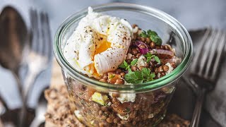 Recette  Salade de lentilles au saumon fumé et œuf poché [upl. by Bell271]