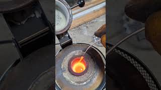 Melting Copper Wire In Pool of Molten Copper 熔化的铜池中熔化的铜线。 [upl. by Koslo640]