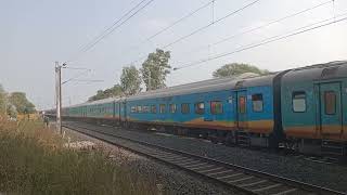 20916 Indore Lingampalli Humsafar Express 🔥 Level Crossing Indian Railway indianrailways [upl. by Assehc473]