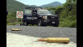 Emboscan a federales en Michoacán van 22 muertos [upl. by Pond]