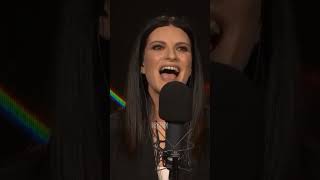 LAURA PAUSINI CANTA quotINVECE NOquot ACAPELLA 2024 [upl. by Harv118]