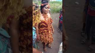 Sidonie la tigresse danse sur le son de Niska au mariage [upl. by Zink]