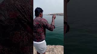 Unique Way of Catching Fishes Instantly fishing fishingvideos thoondilulagam seafishing [upl. by Ajit]