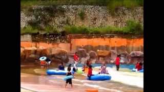 Bukit Gambang WaterPark Kuantan Pahang Malaysia Travel Guide 武吉甘邦水上乐园关丹彭亨马来西亚游踪 [upl. by Cagle]