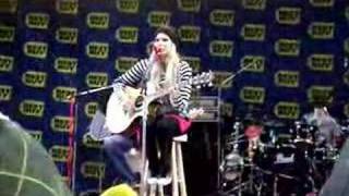 Avril Lavigne free performance for Best Buy 3 [upl. by Iahk909]