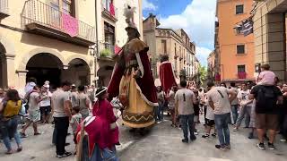 Passacarrers de la crida de la Festa Major de Solsona a la plaça Major [upl. by Tadd]