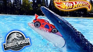 FLIP FIGHTERS de HOT WHEELS 💥MOSASAURIO de JURASSIC WORLD 2 🌊Juguetes bajo agua 🌊 [upl. by Stretch]