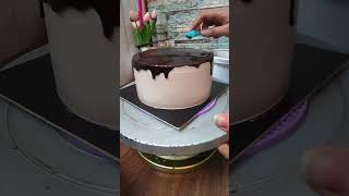 Perfect ganache for dripping ganache dripping shortsvideo cakedesign tutorials beautifulcake [upl. by Hunsinger]