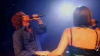 David Bisbal y Chenoa quotEscondidosquot Gira Operacion Triunfo 02062002 [upl. by Rubin186]