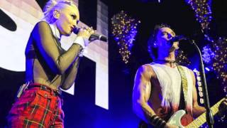 Gavin Rossdale BUSH feat Gwen Stefani  Glycerine LIVE  KROQ Acoustic Christmas 120912 [upl. by Amoakuh705]